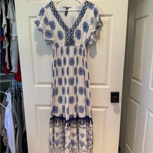 Women's Blue & White Floral V-Neck Maxi Dress